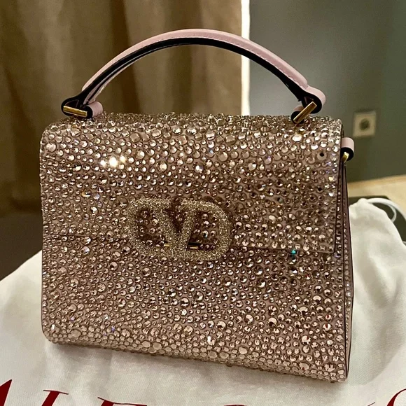 希少 Valentino VSLING バッグ ラインストーン スワロフスキー Valentino Garavani VSling crystal-embellished Mini Bag